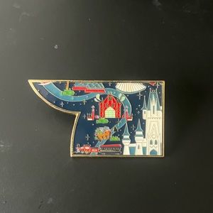 Loungefly Walt Disney World 50th Anniversary Micky Resort Puzzle Pin